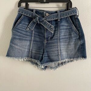 Hollister Ultra High-Rise Mom Shorts Blue Jean Denim with Distressed Frayed Hem